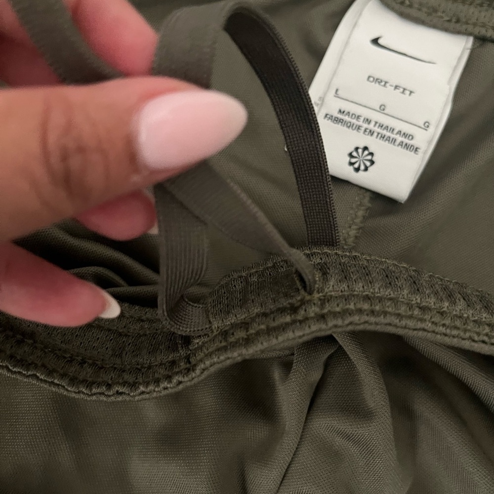 💛 bundle -$6 Nike Men's Dri-Fit Green Athletic Shorts - Picture 5 of 6